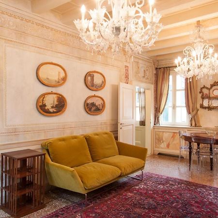 Explore Venice From A Sophisticated Hideaway In San Polo Exteriör bild