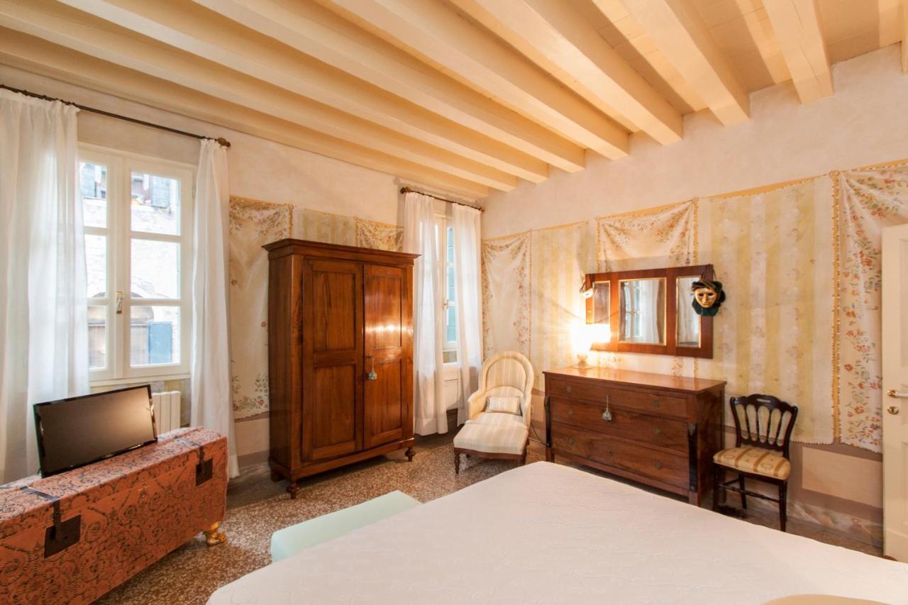 Explore Venice From A Sophisticated Hideaway In San Polo Exteriör bild
