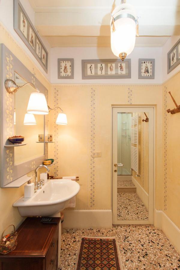 Explore Venice From A Sophisticated Hideaway In San Polo Exteriör bild