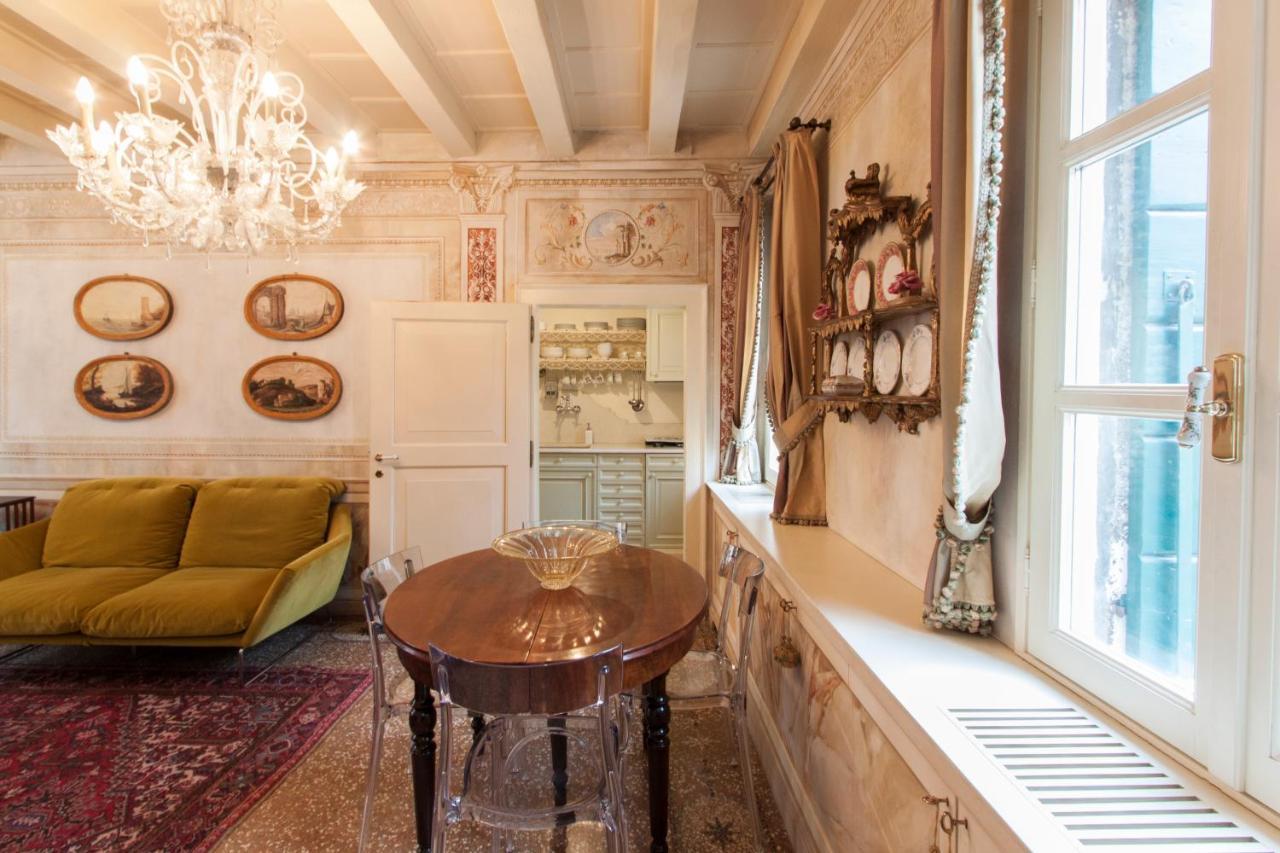 Explore Venice From A Sophisticated Hideaway In San Polo Exteriör bild